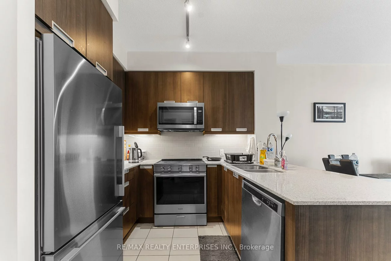 35, Watergarden, Hurontario, Mississauga