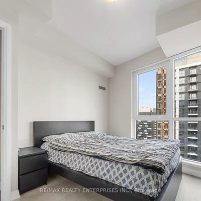 35, Watergarden, Hurontario, Mississauga