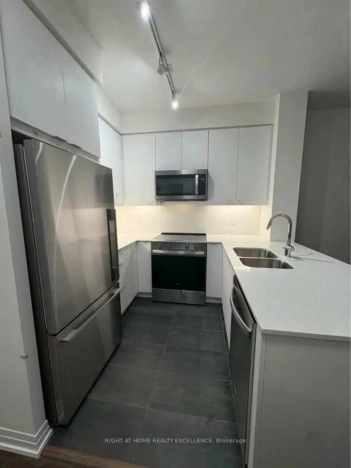 15, Watergarden, Hurontario, Mississauga
