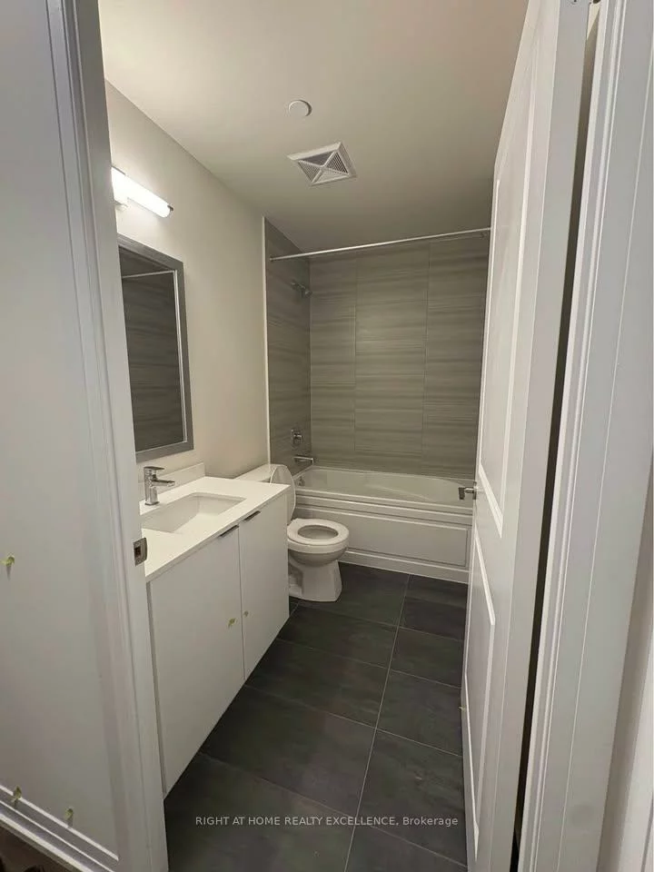 15, Watergarden, Hurontario, Mississauga