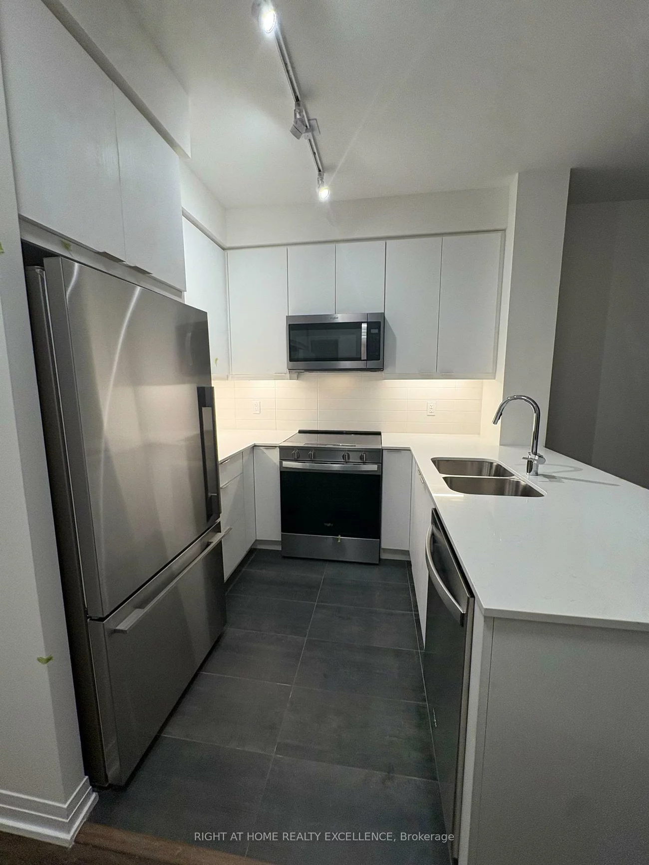 15, Watergarden, Hurontario, Mississauga