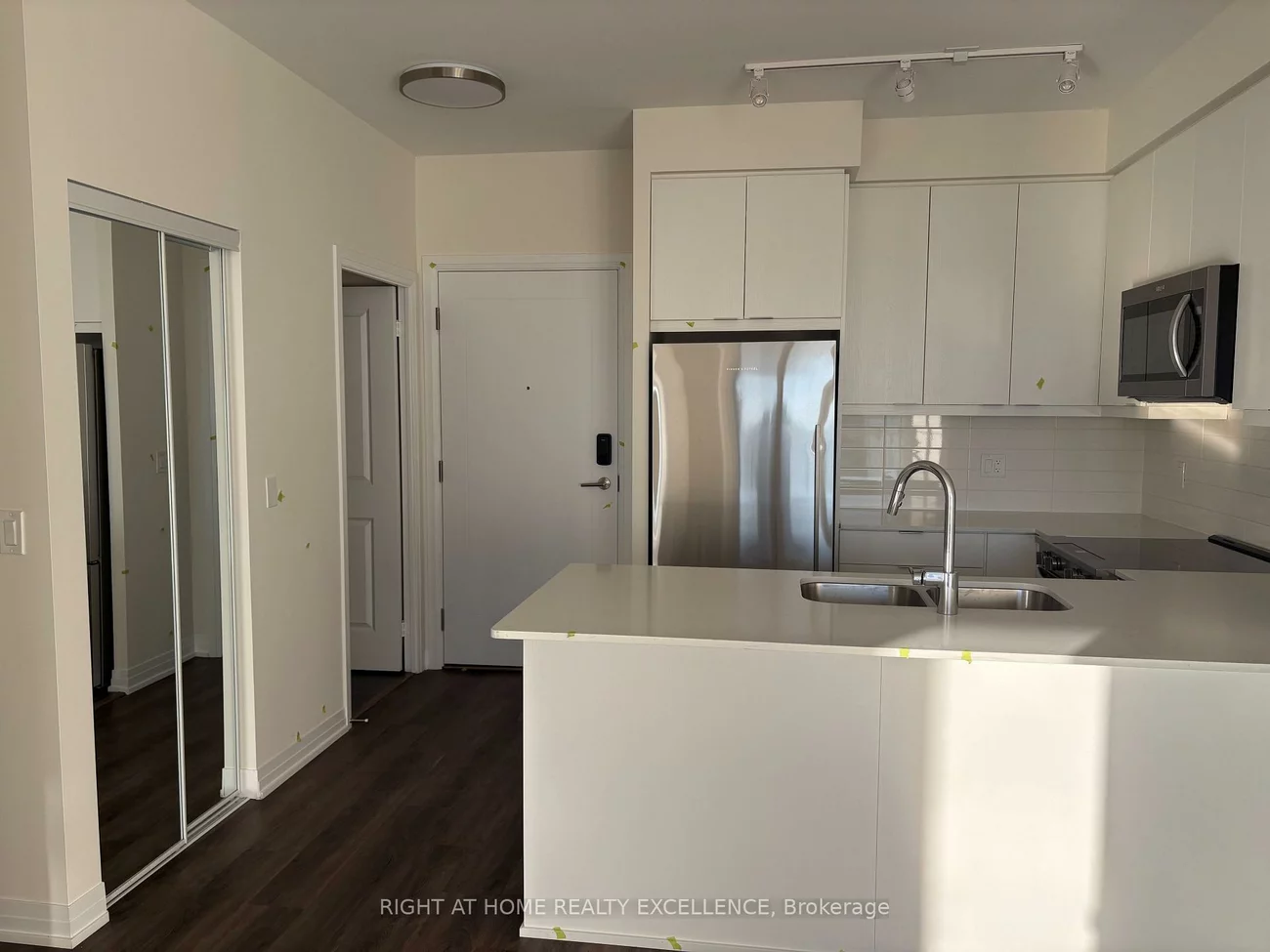15, Watergarden, Hurontario, Mississauga