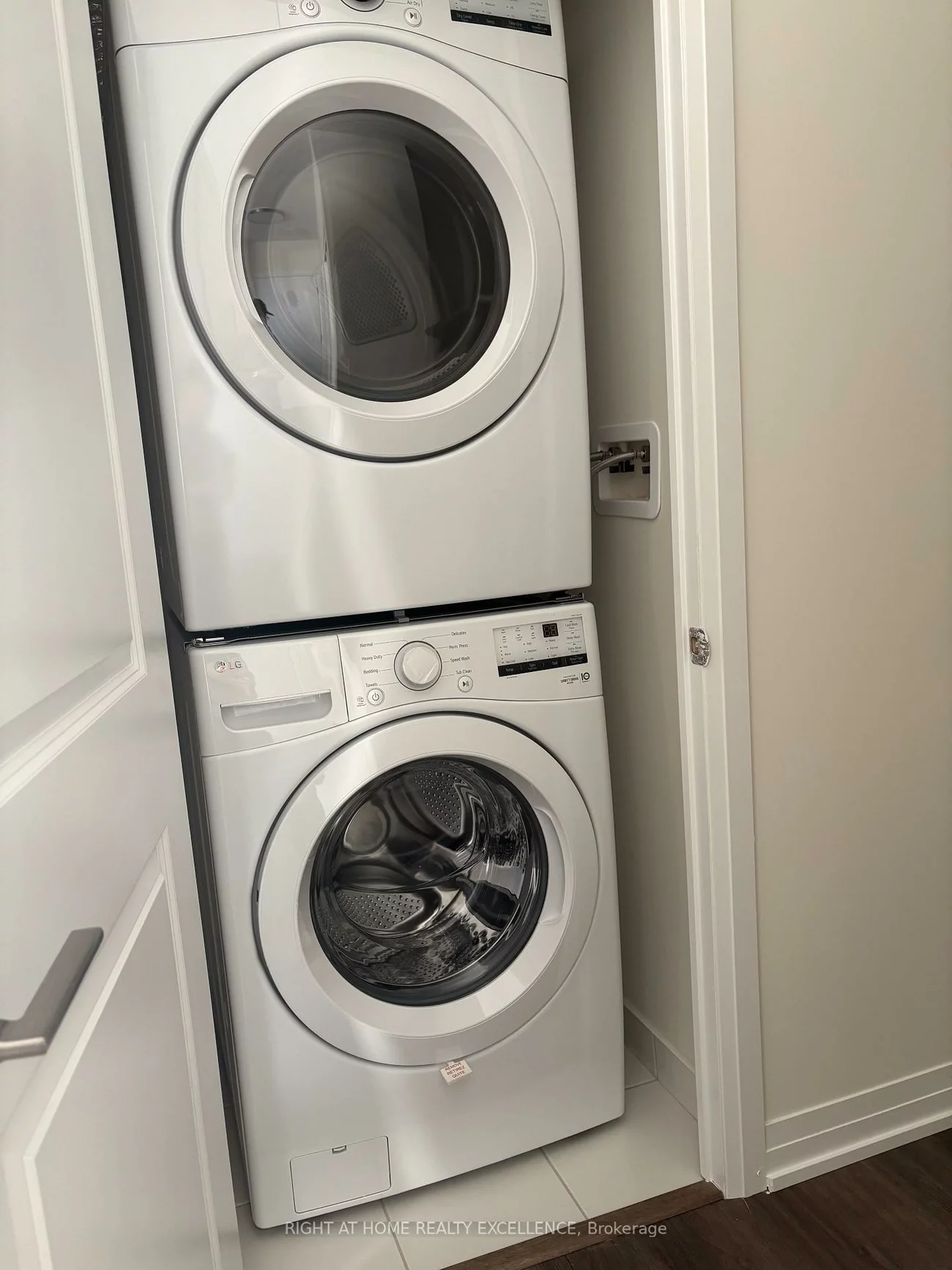 15, Watergarden, Hurontario, Mississauga