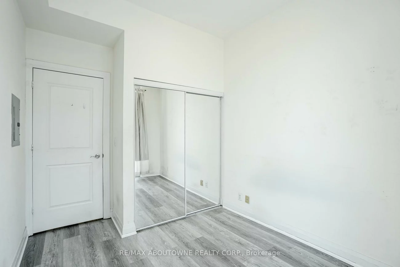 90, Absolute, City Centre, Mississauga