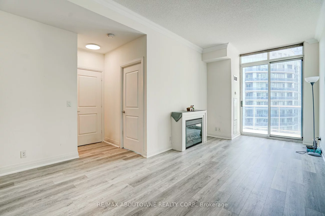 90, Absolute, City Centre, Mississauga