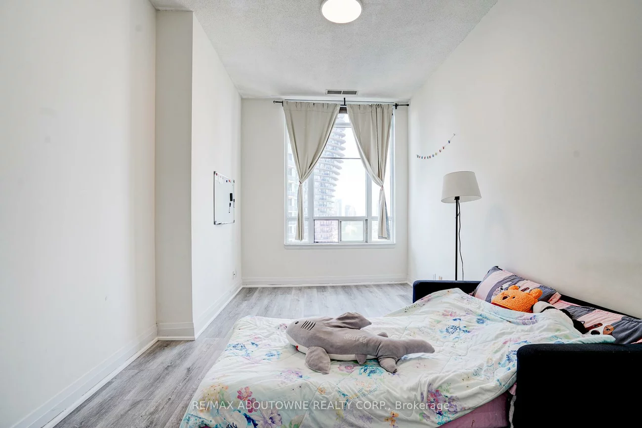 90, Absolute, City Centre, Mississauga