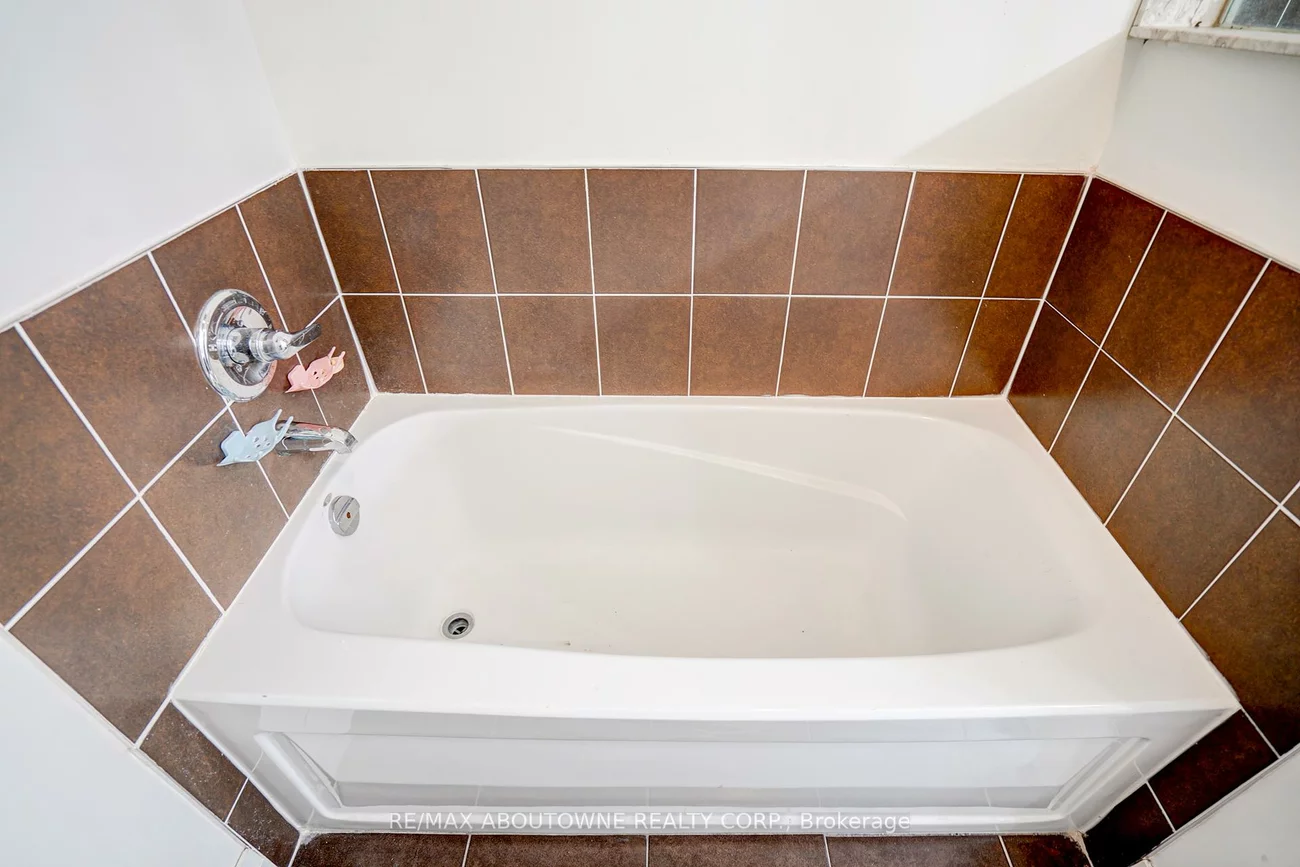 90, Absolute, City Centre, Mississauga