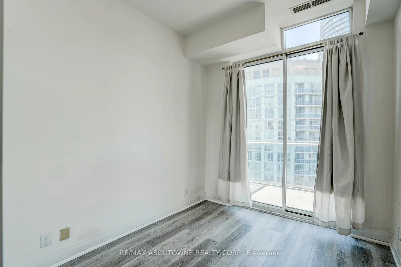 90, Absolute, City Centre, Mississauga