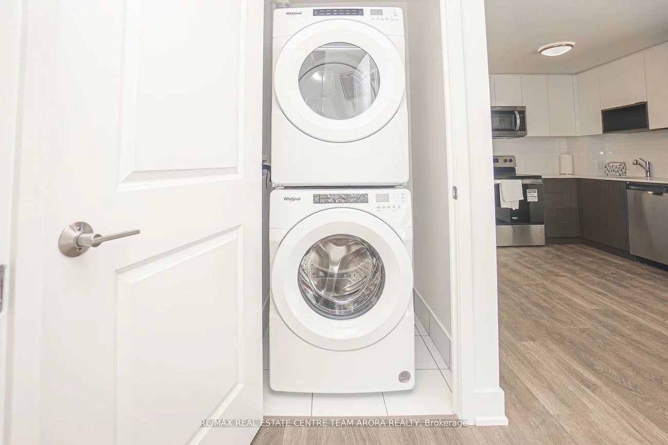 202, Burnhamthorpe, Mississauga Valleys, Mississauga