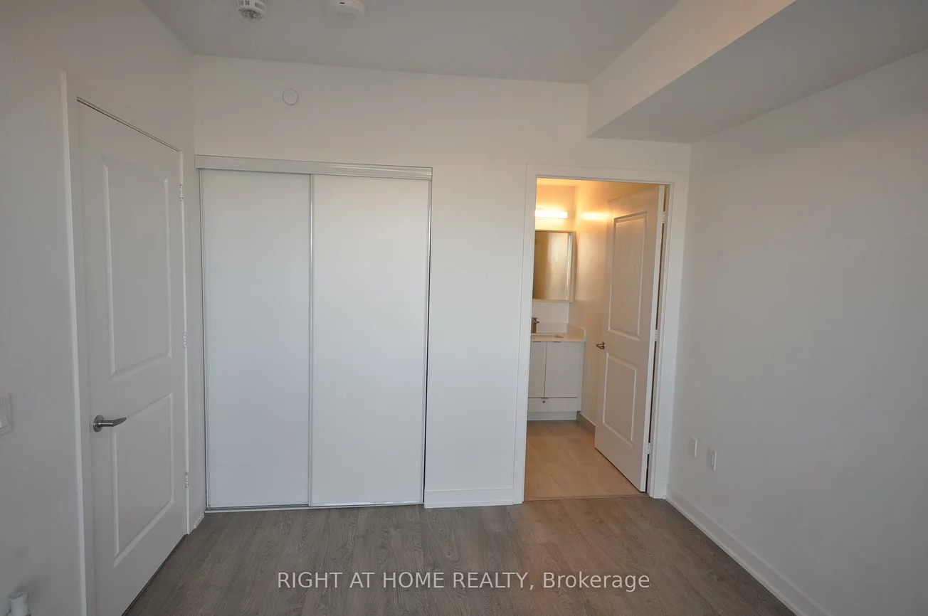 4675, Metcalfe, Central Erin Mills, Mississauga