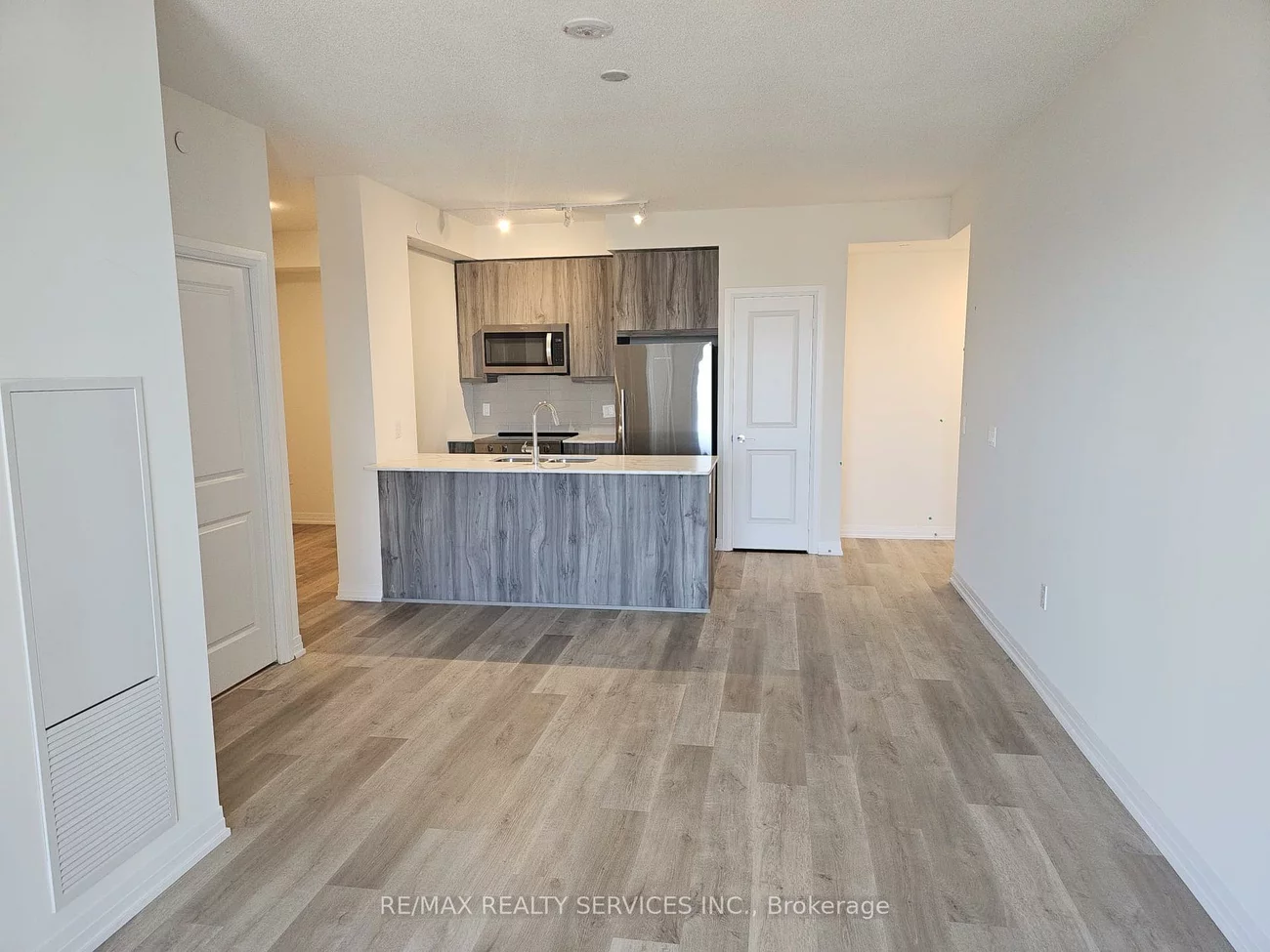 15, Watergarden, Hurontario, Mississauga