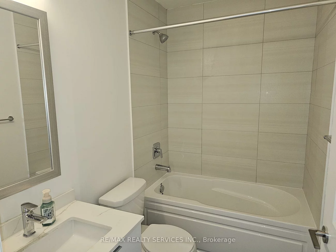 15, Watergarden, Hurontario, Mississauga