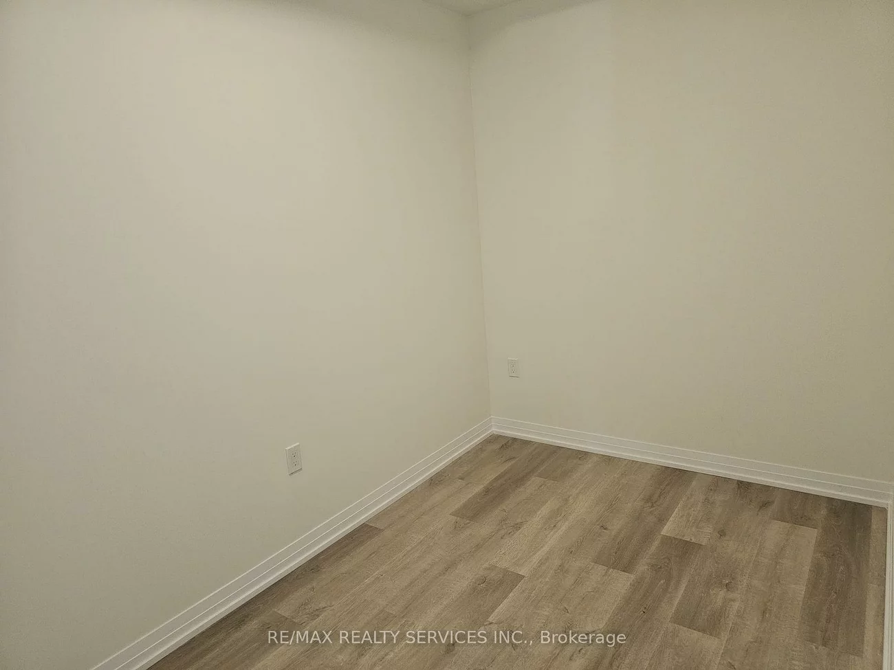 15, Watergarden, Hurontario, Mississauga