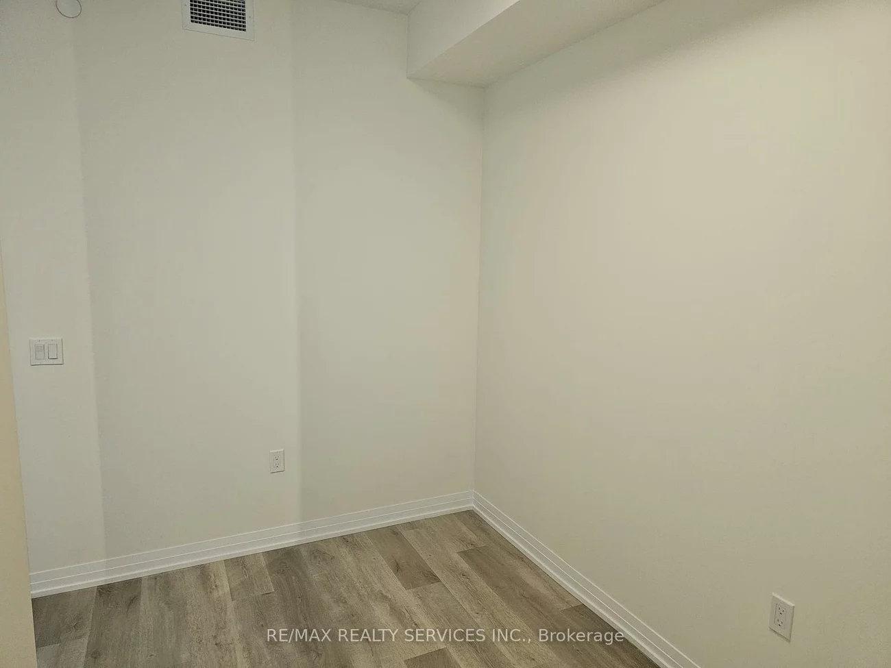 15, Watergarden, Hurontario, Mississauga