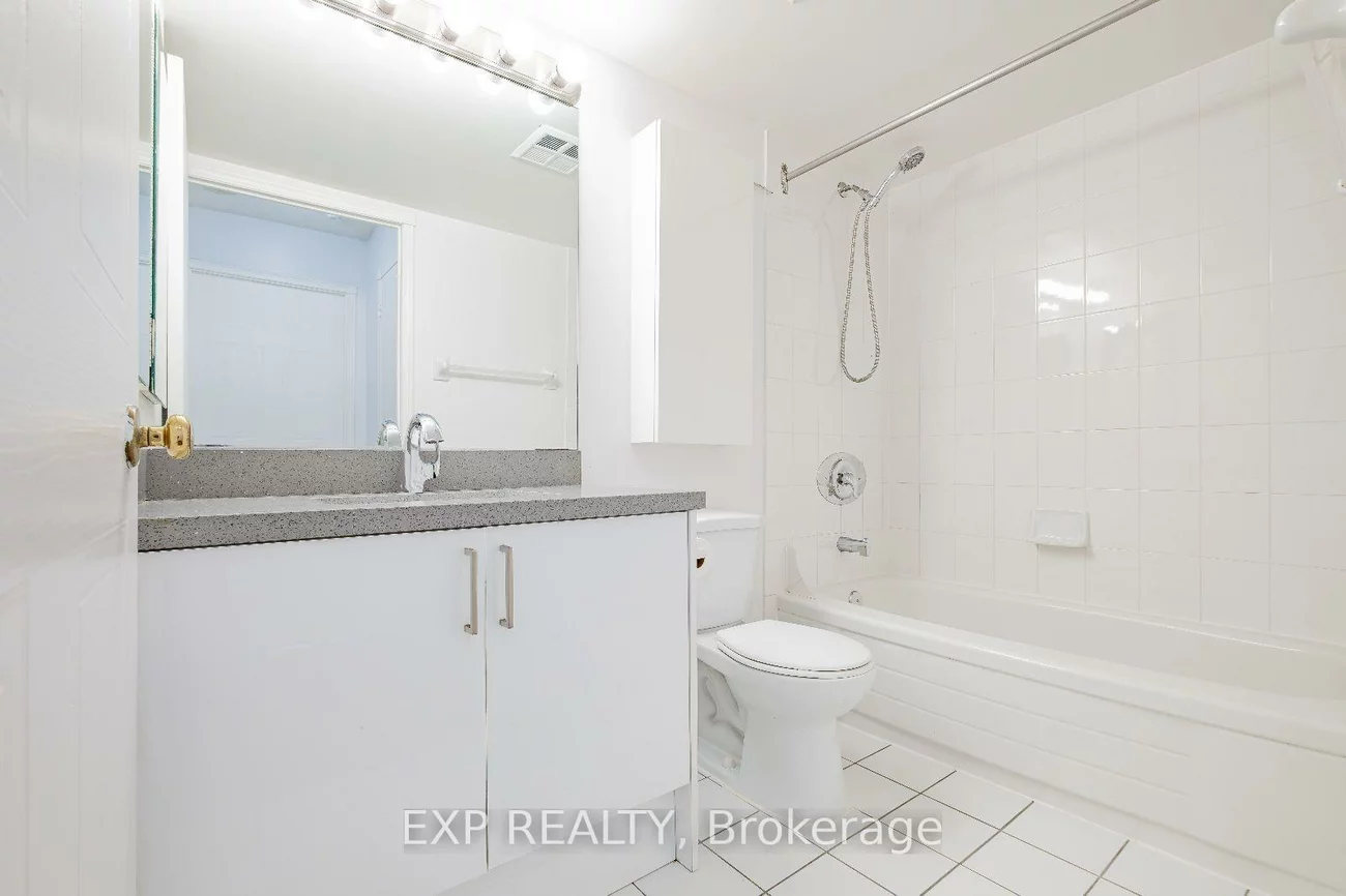 135, Hillcrest, Cooksville, Mississauga