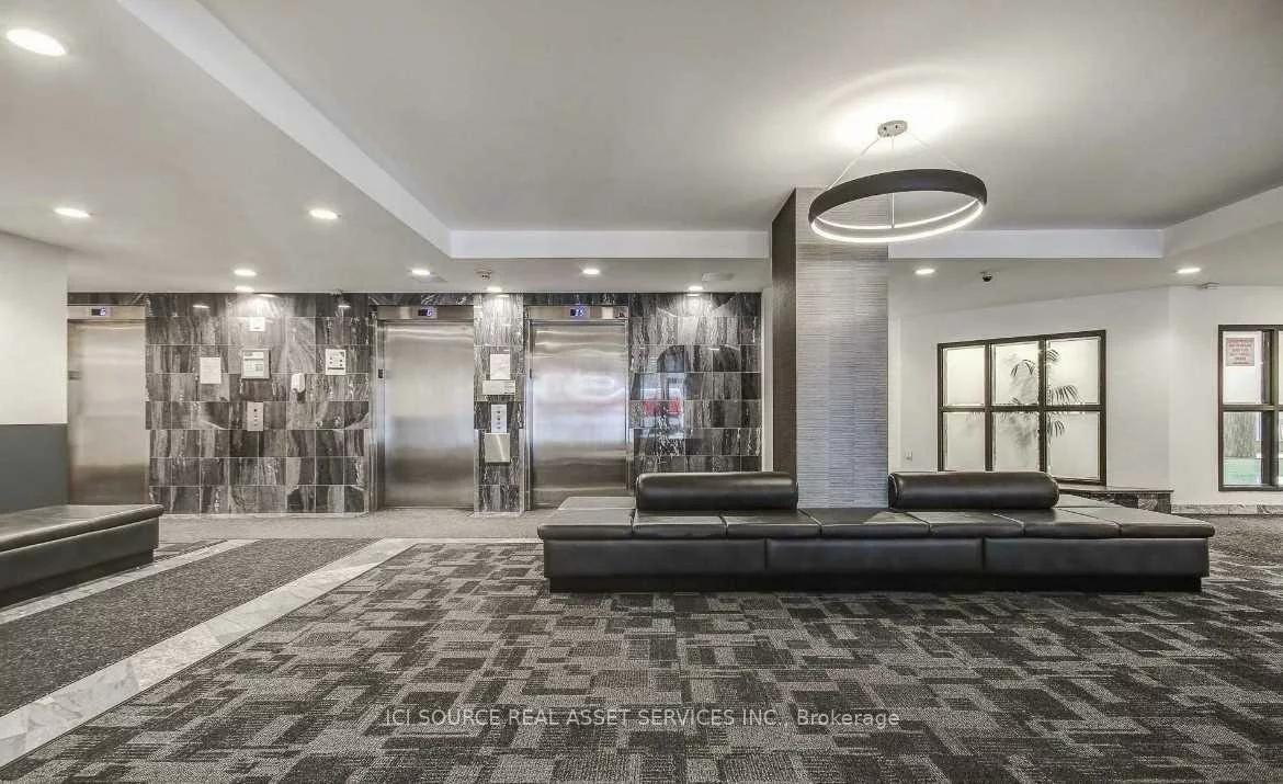 350, Webb, City Centre, Mississauga