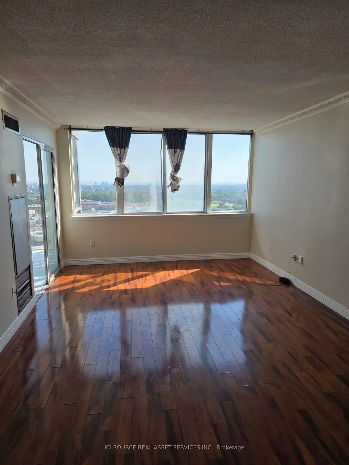 350, Webb, City Centre, Mississauga