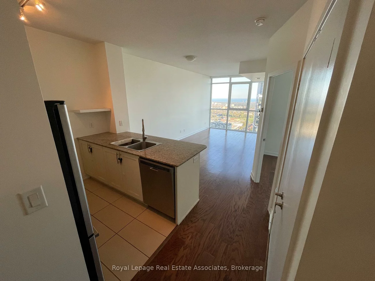 4070, Confederation, City Centre, Mississauga