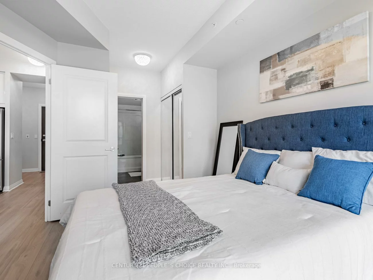 75, Eglinton, Hurontario, Mississauga