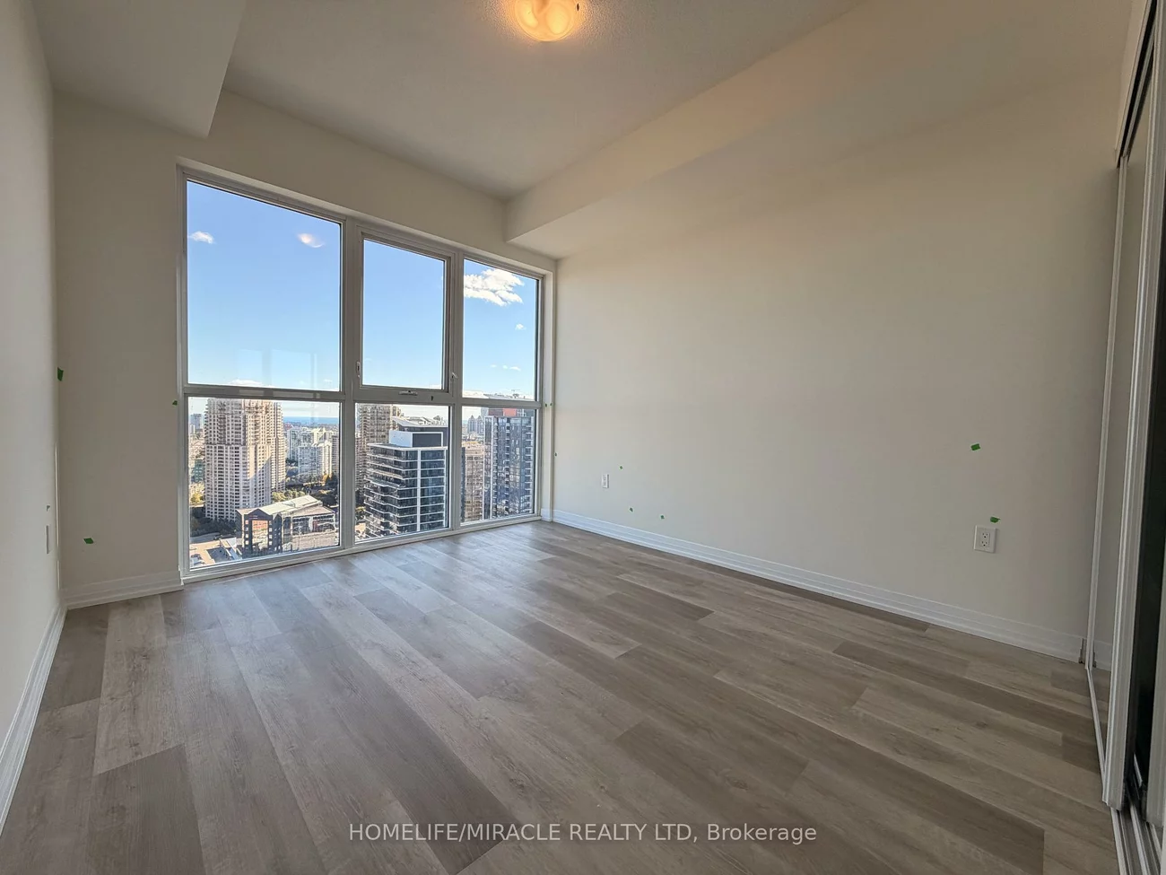 15, Watergarden, Hurontario, Mississauga