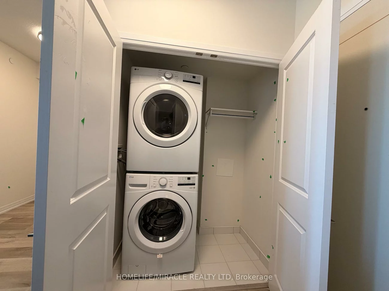 15, Watergarden, Hurontario, Mississauga