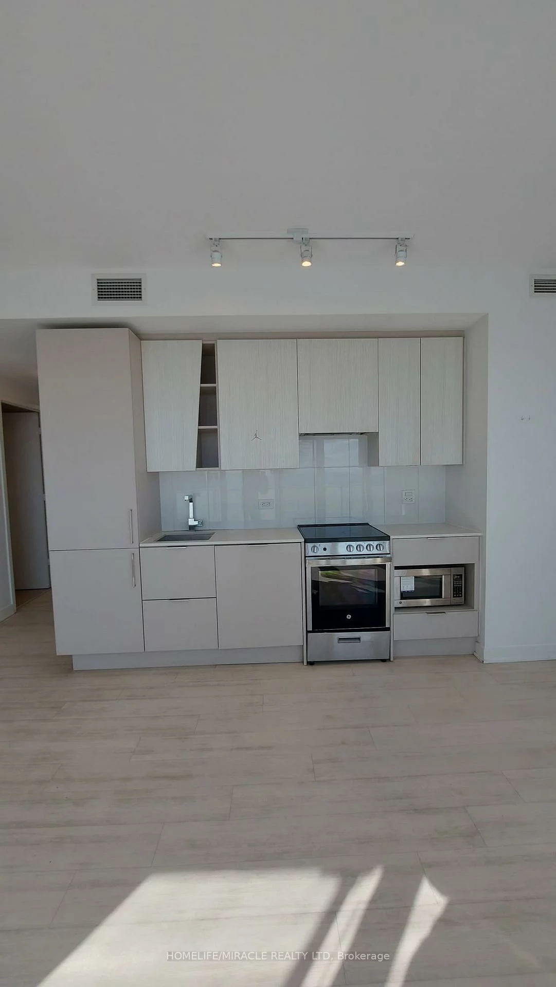 3900, Confederation, City Centre, Mississauga