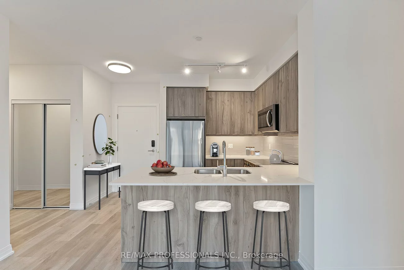15, Watergarden, Hurontario, Mississauga