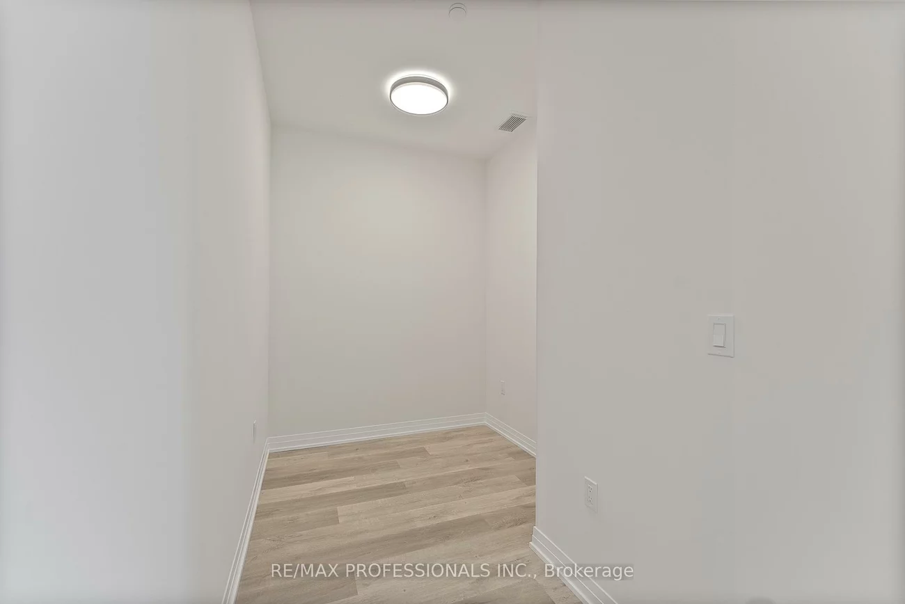 15, Watergarden, Hurontario, Mississauga