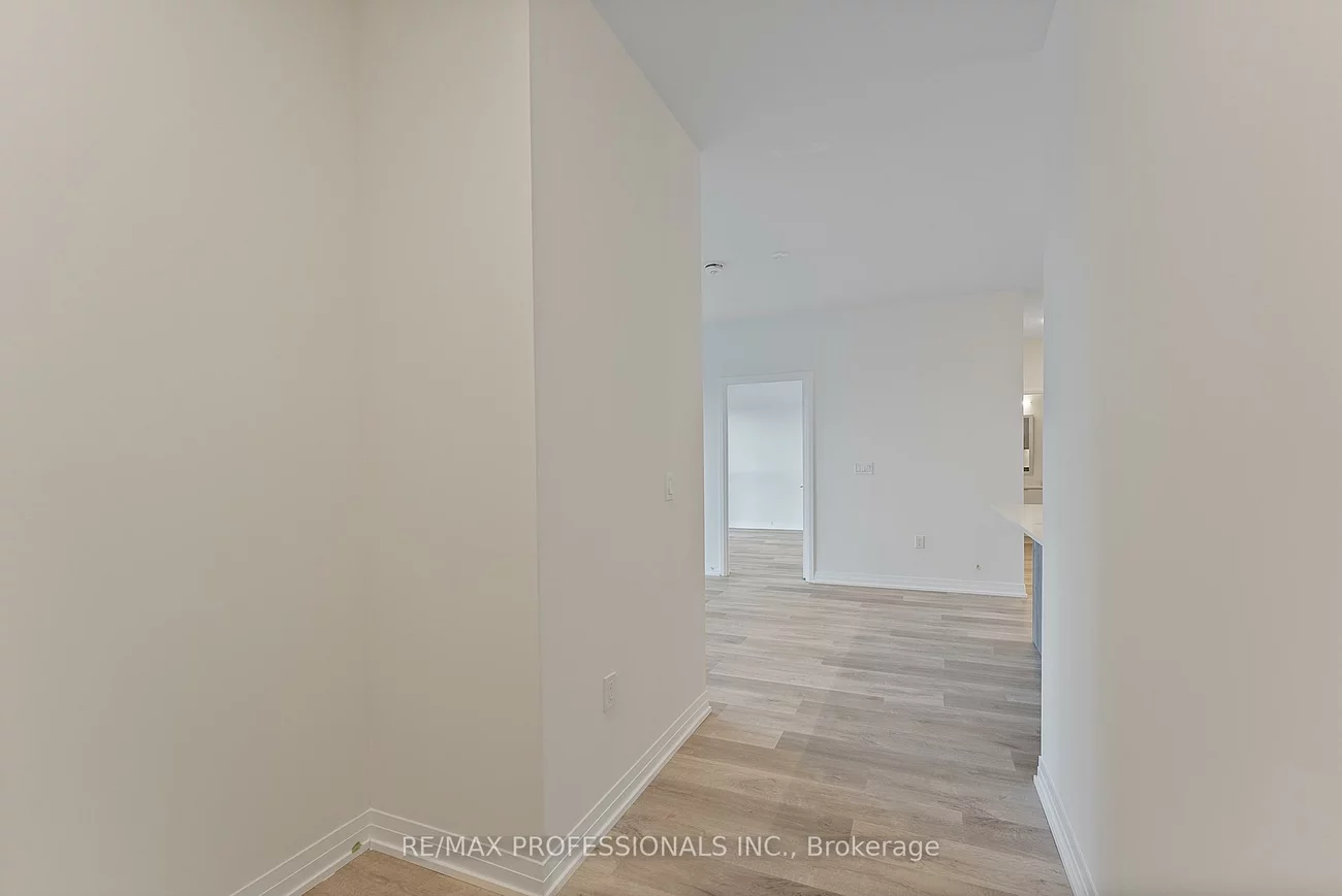 15, Watergarden, Hurontario, Mississauga