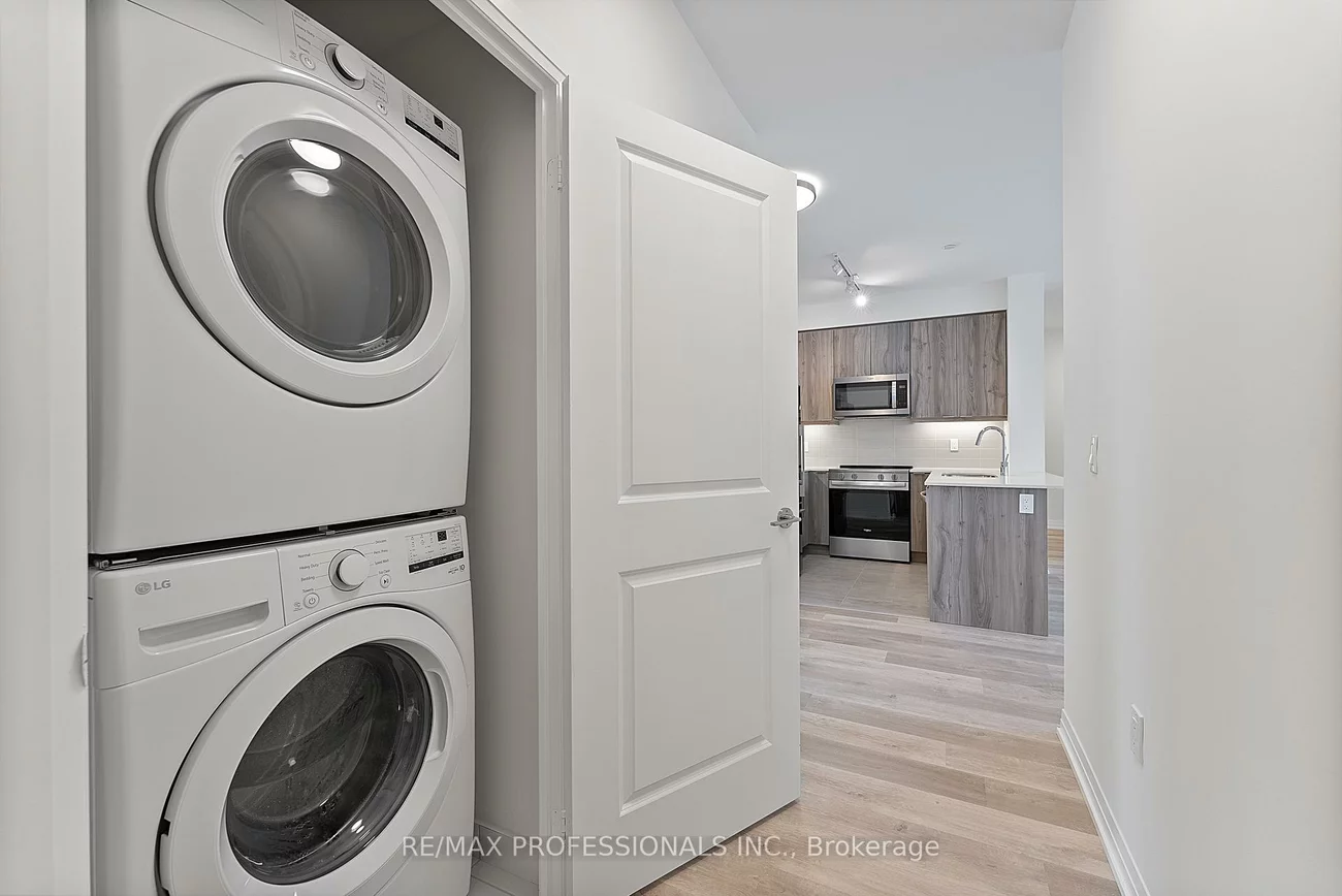 15, Watergarden, Hurontario, Mississauga