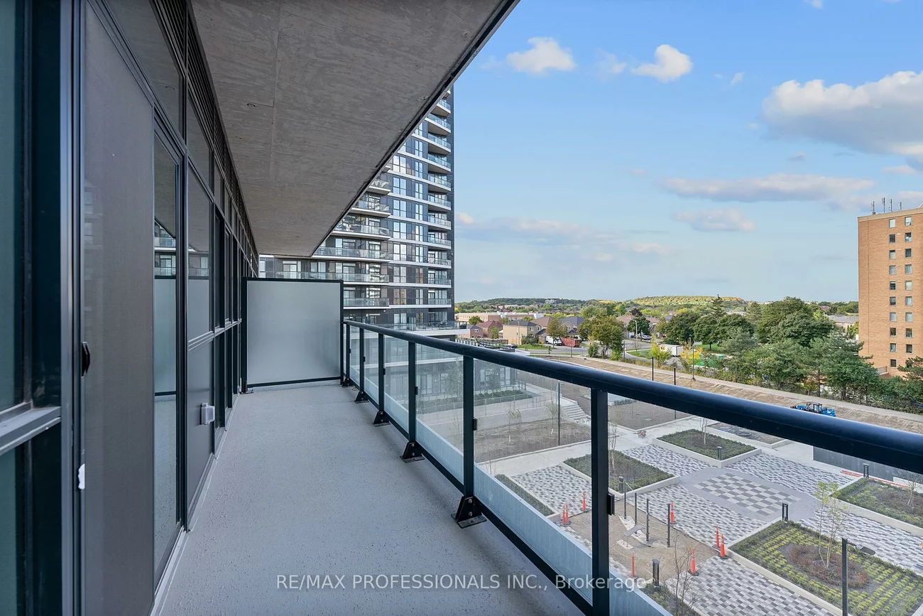 15, Watergarden, Hurontario, Mississauga