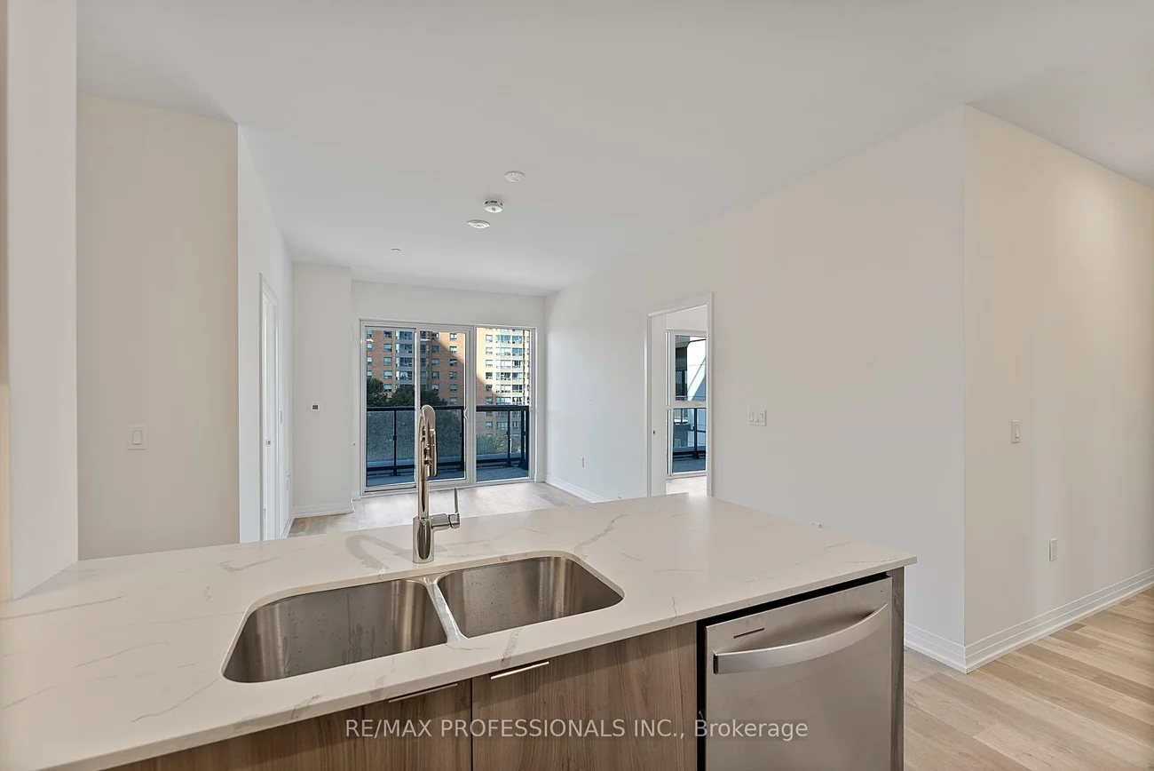 15, Watergarden, Hurontario, Mississauga