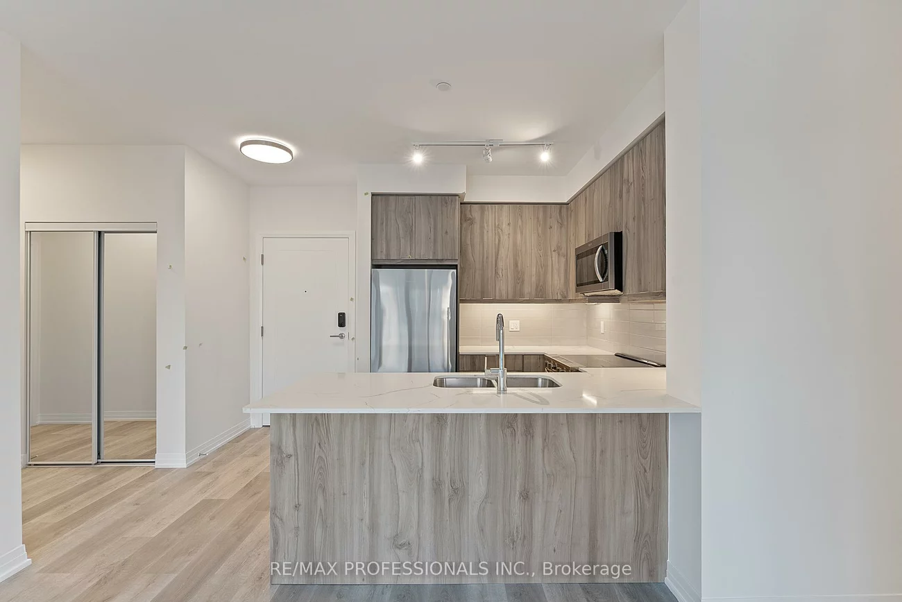 15, Watergarden, Hurontario, Mississauga