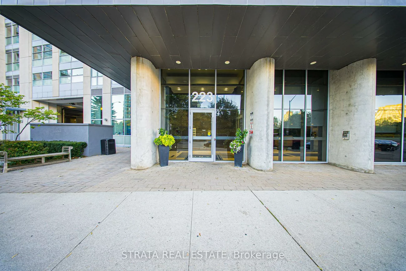 223, Webb, City Centre, Mississauga