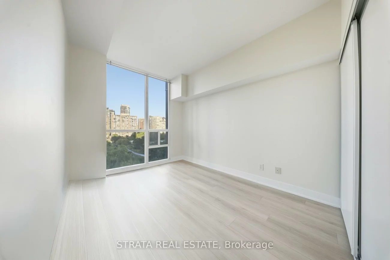 223, Webb, City Centre, Mississauga