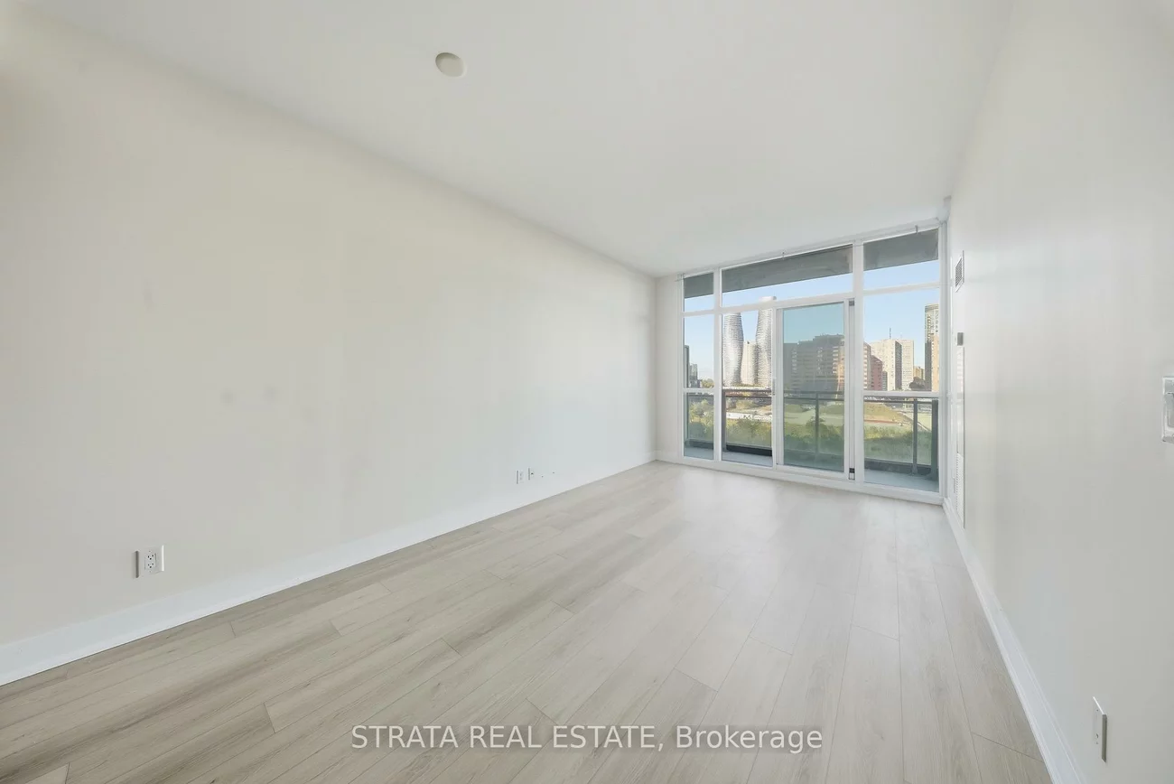 223, Webb, City Centre, Mississauga