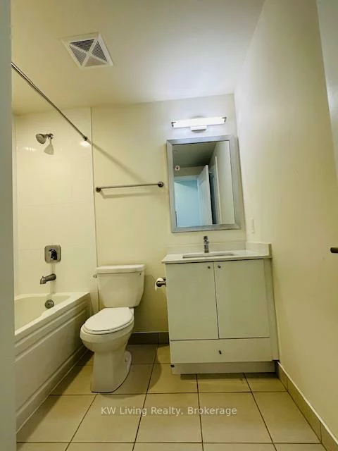 35, Watergarden, Hurontario, Mississauga