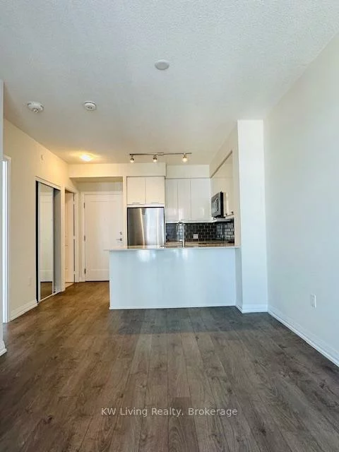 35, Watergarden, Hurontario, Mississauga