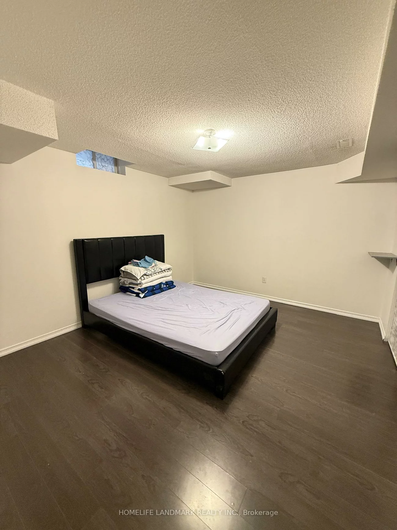 5932, Hemingway, Central Erin Mills, Mississauga