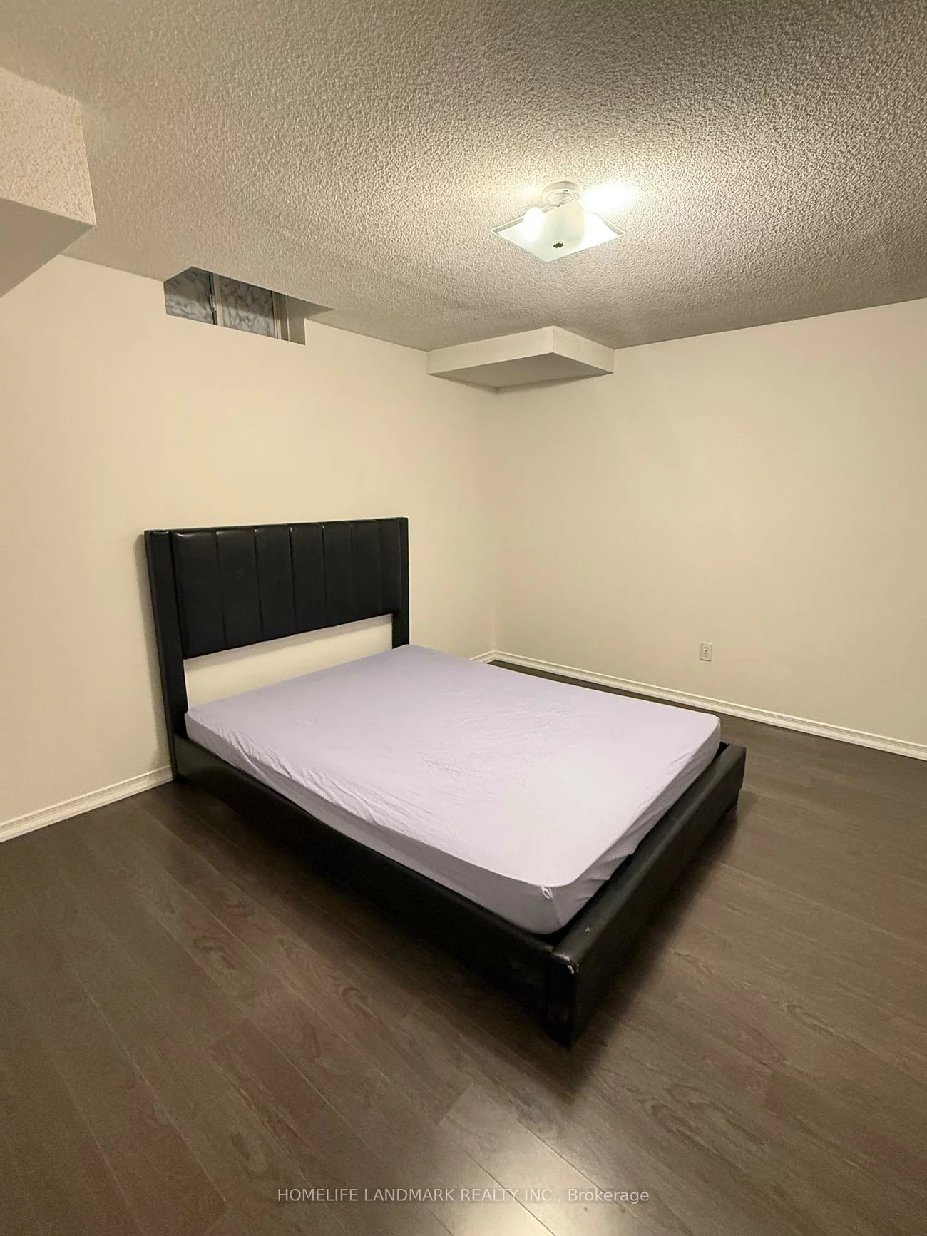 5932, Hemingway, Central Erin Mills, Mississauga