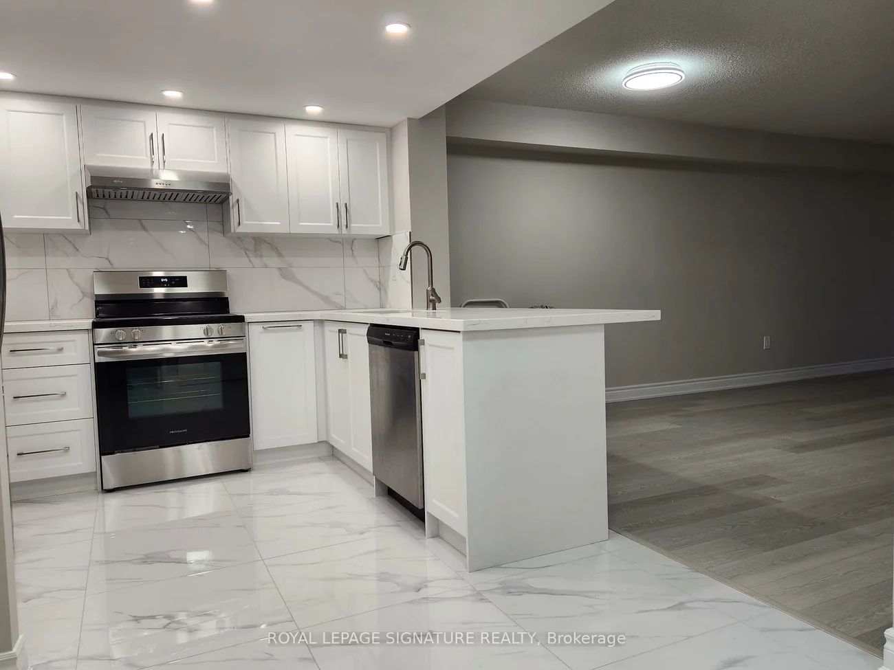 300, Webb, City Centre, Mississauga