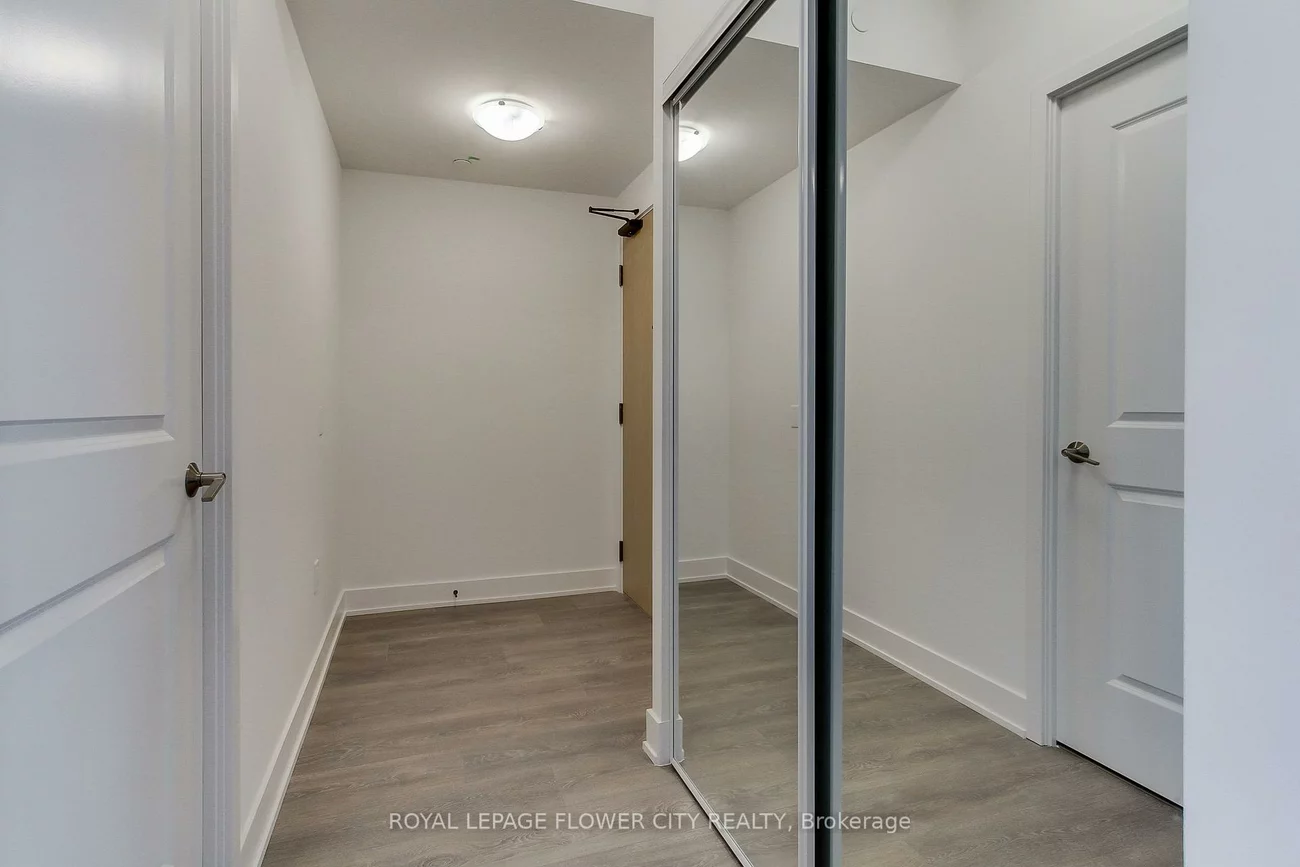 202, Burnhamthorpe, Mississauga Valleys, Mississauga