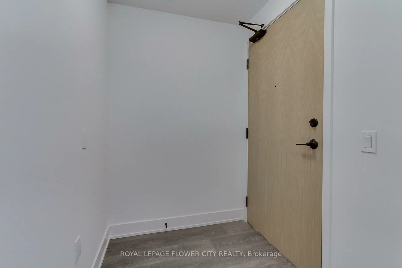 202, Burnhamthorpe, Mississauga Valleys, Mississauga