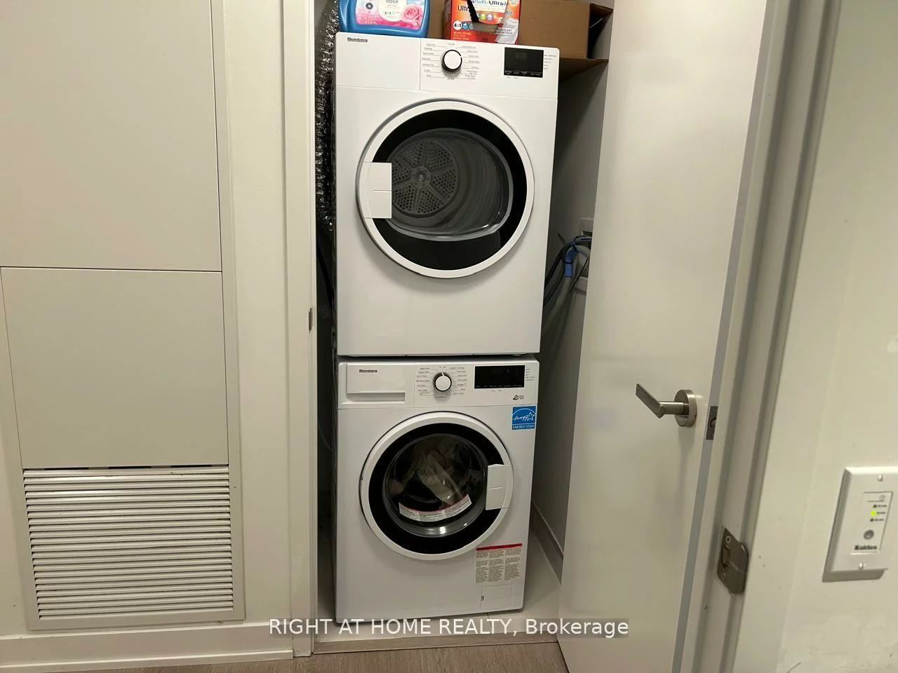 3883, Quartz, City Centre, Mississauga