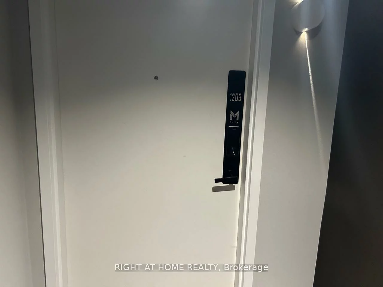 3883, Quartz, City Centre, Mississauga