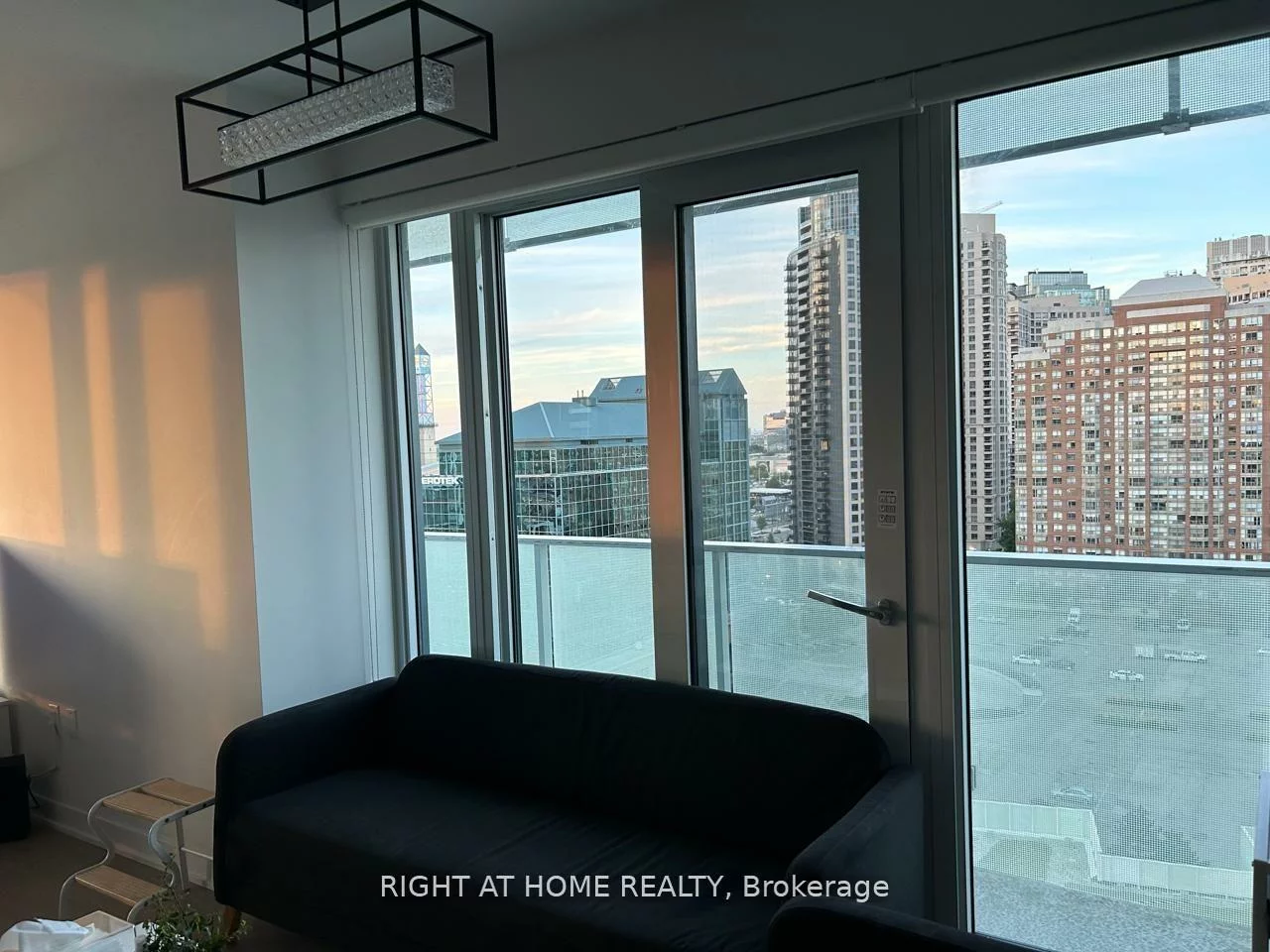 3883, Quartz, City Centre, Mississauga