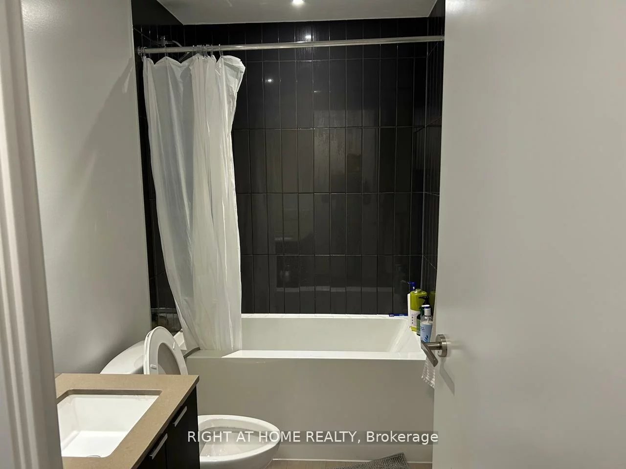 3883, Quartz, City Centre, Mississauga