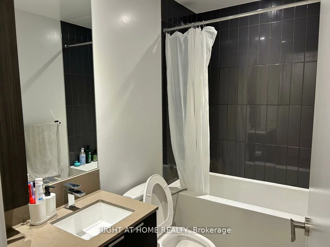 3883, Quartz, City Centre, Mississauga