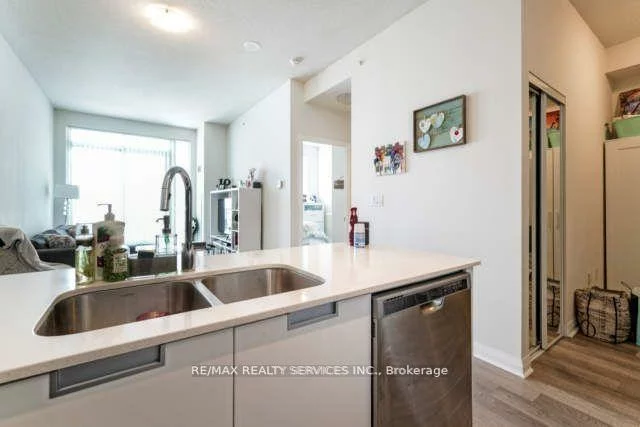 5025, Four Springs, Hurontario, Mississauga