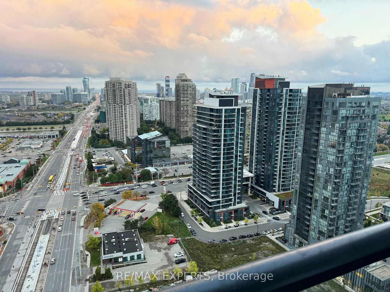 15, Watergarden, Hurontario, Mississauga